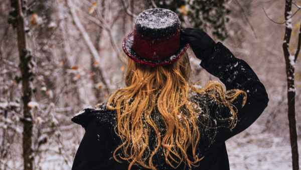 Как сохранить волосы здоровыми зимой: простые советы Как сохранить волосы здоровыми зимой: простые советы